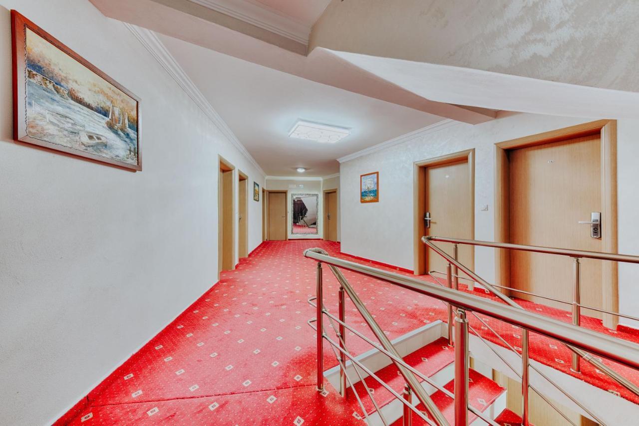 Hotel Lion Ulcinj Luaran gambar