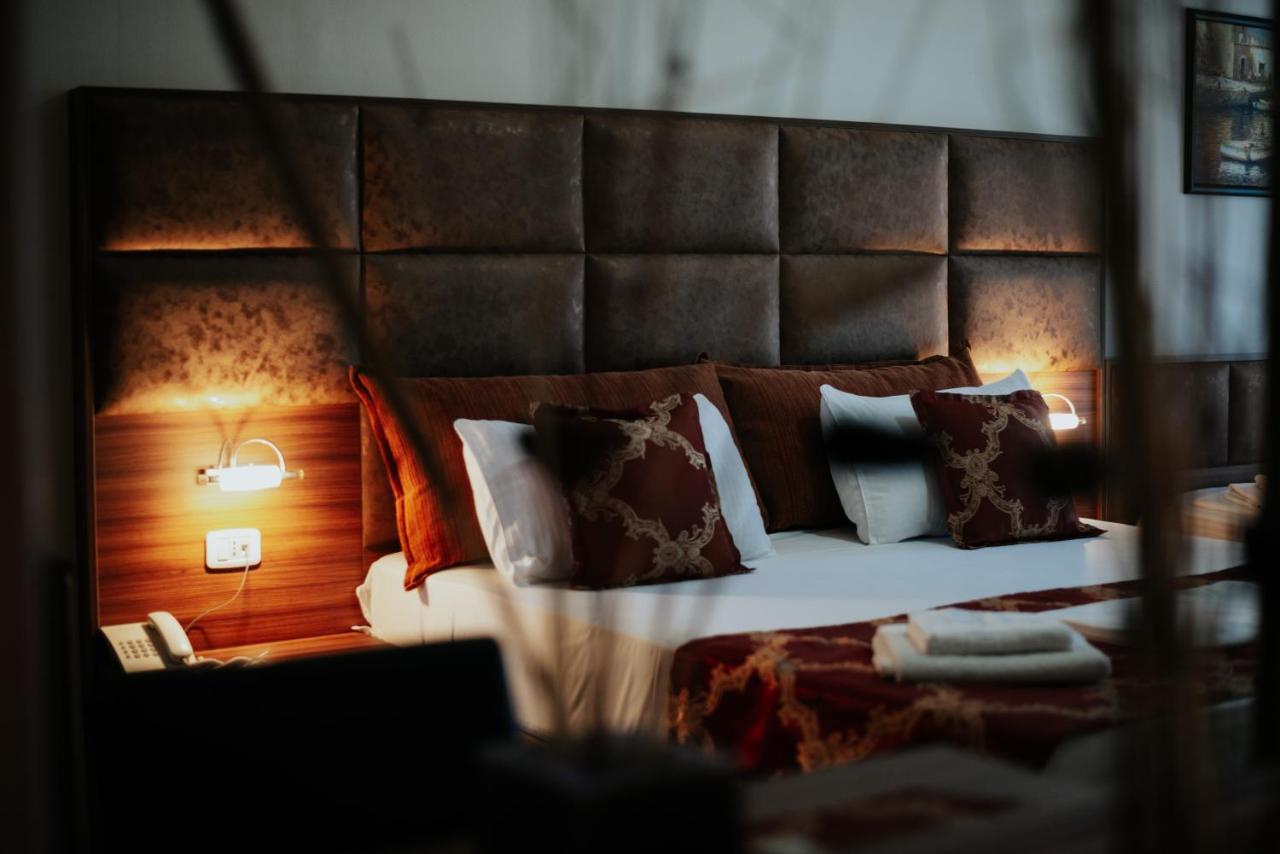 Hotel Lion Ulcinj Luaran gambar