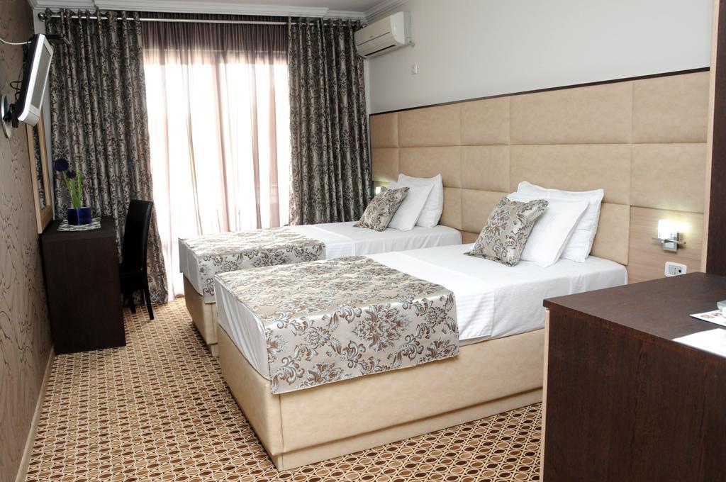 Hotel Lion Ulcinj Luaran gambar