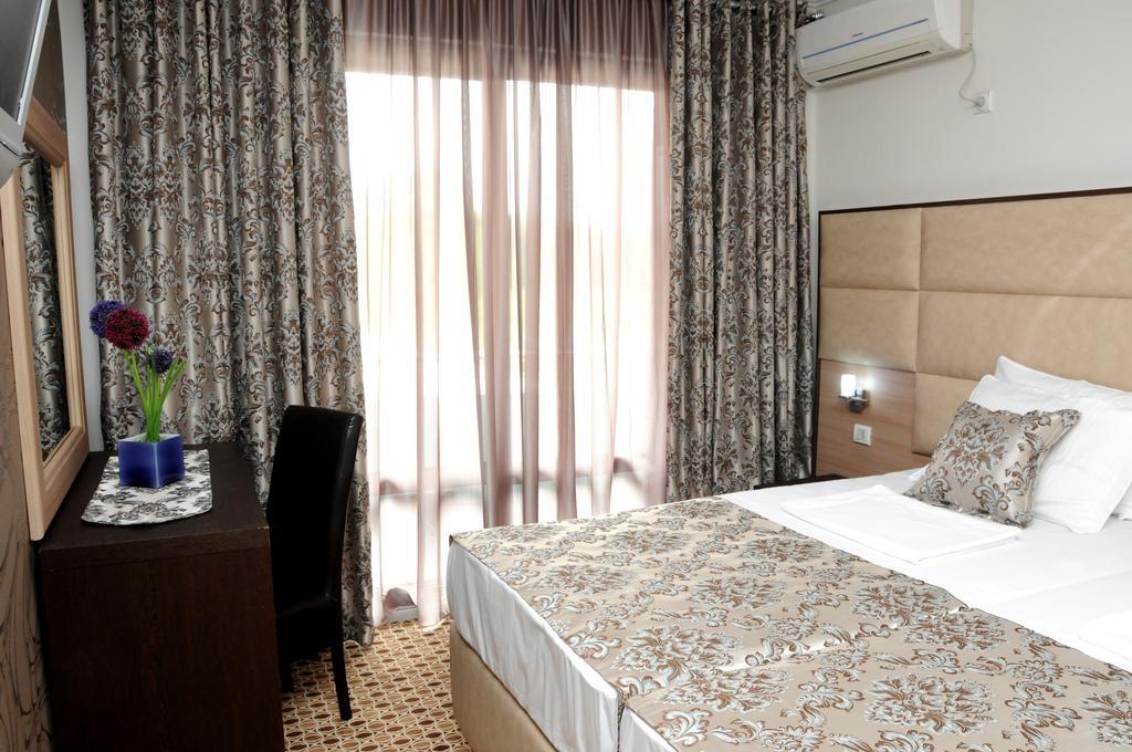 Hotel Lion Ulcinj Luaran gambar