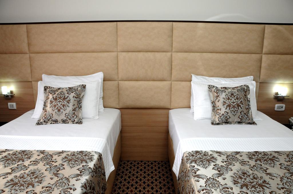 Hotel Lion Ulcinj Luaran gambar