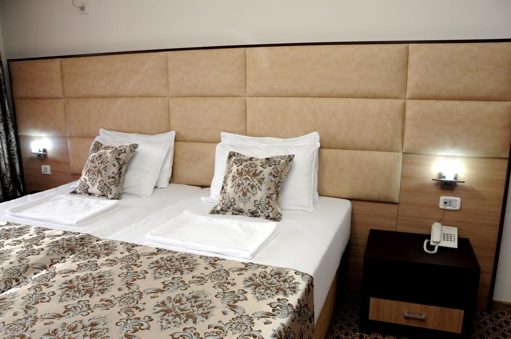 Hotel Lion Ulcinj Luaran gambar